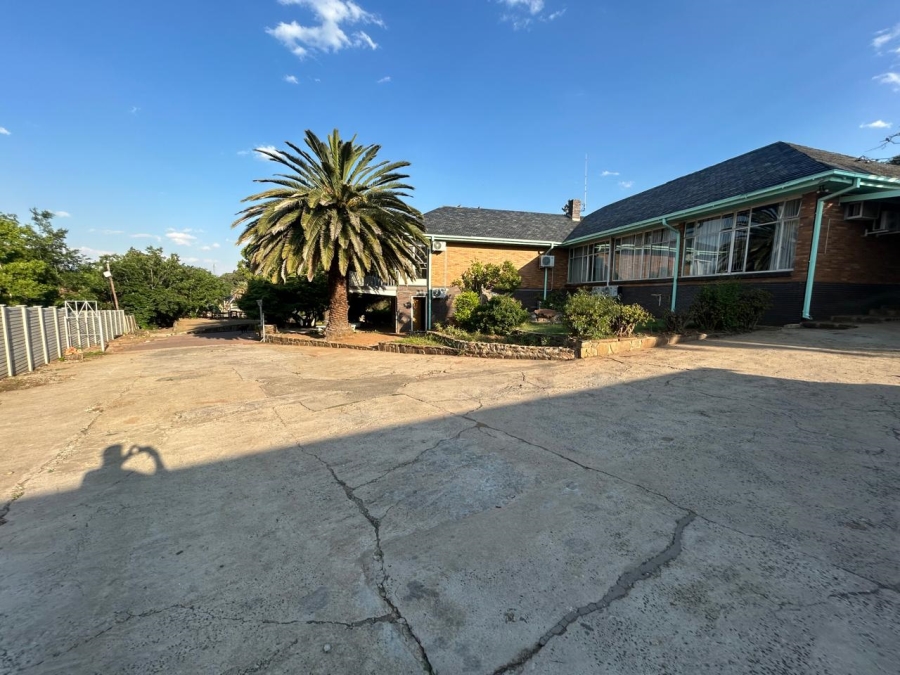 To Let 6 Bedroom Property for Rent in Bayswater Free State
